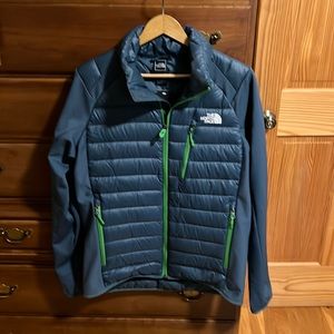 North Face Light Jacket; New with Partial Tag; Blue-Gray Shade; Green Zippers
